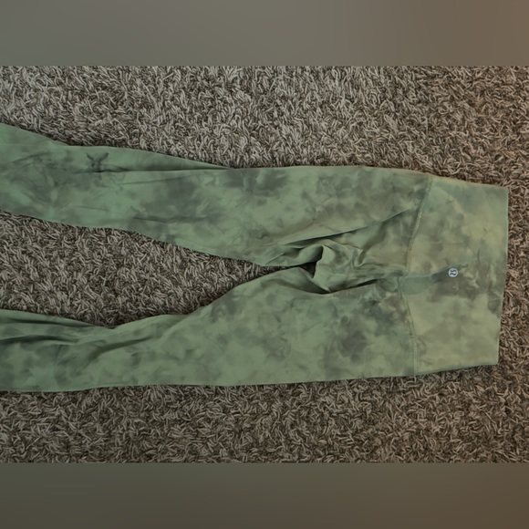 Lululemon leggins - Picture 1 of 4